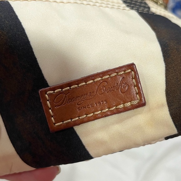 Dooney & Bourke zebra bag - Picture 2 of 5